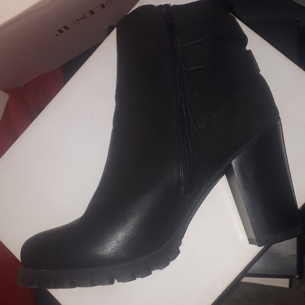 Versatile booties - Picture 3 of 7